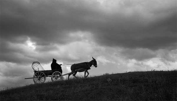 The Mystery of the Bulgarian Voices ft. Lisa Gerrard – Pora Sotunda / Music Video